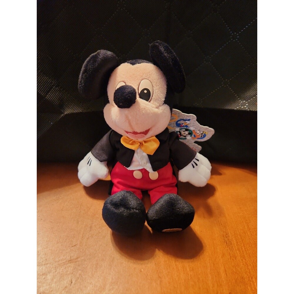 WALT DISNEY WORLD 2000  MICKEY MOUSE PARK COSTUME MILLENIUM BEAN BAG NWT